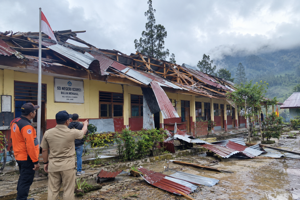 Hujan Deras dan Angin Kencang Rusak SDN 035951 Buluh Mengkal, Pemkab Dairi Tingkatkan Kewaspadaan